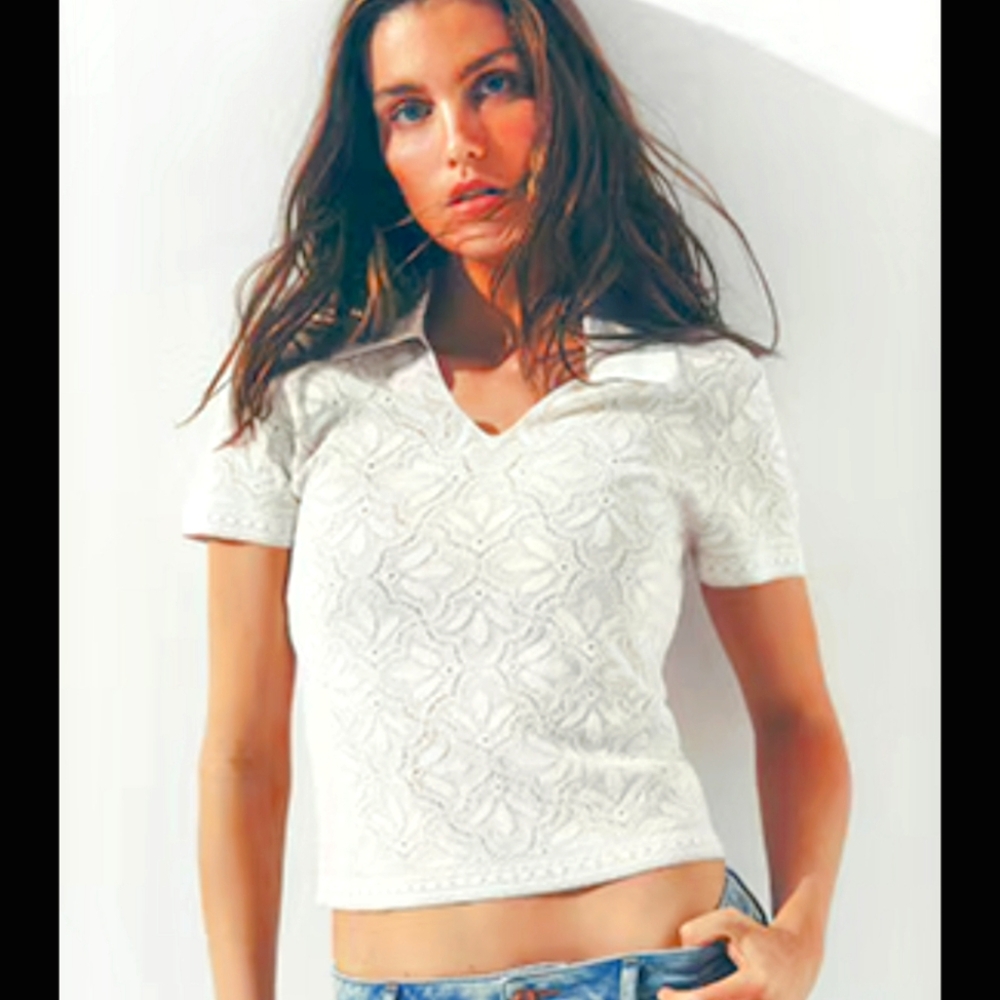 Express Cropped Collared Vneck Short Sleeve Ivory Floral Top SZ M